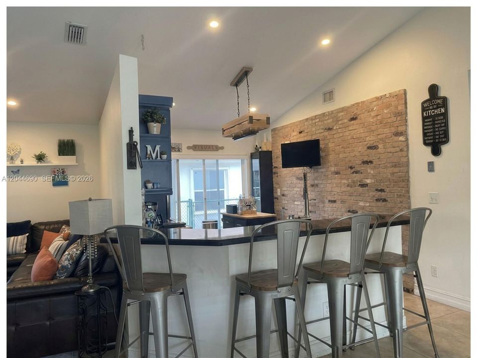 For Rent: $3,170 (3 beds, 2 baths, 1624 Square Feet)