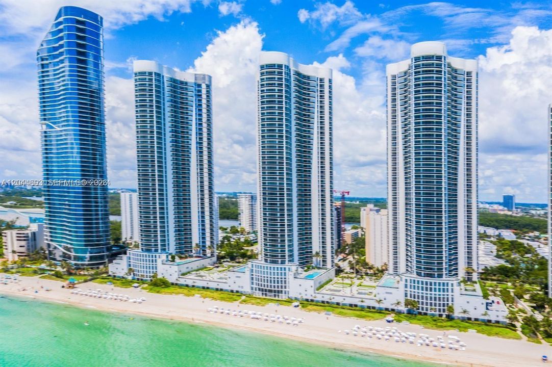 В аренду: $5,800 (2 спален, 2 ванн, 1435 Квадратных фут)