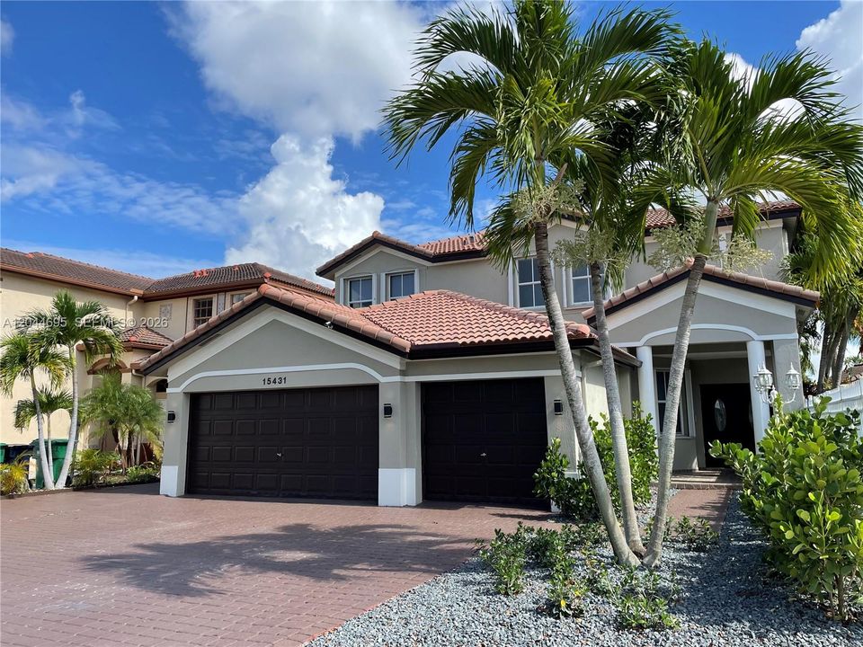 For Rent: $5,400 (5 beds, 3 baths, 3001 Square Feet)