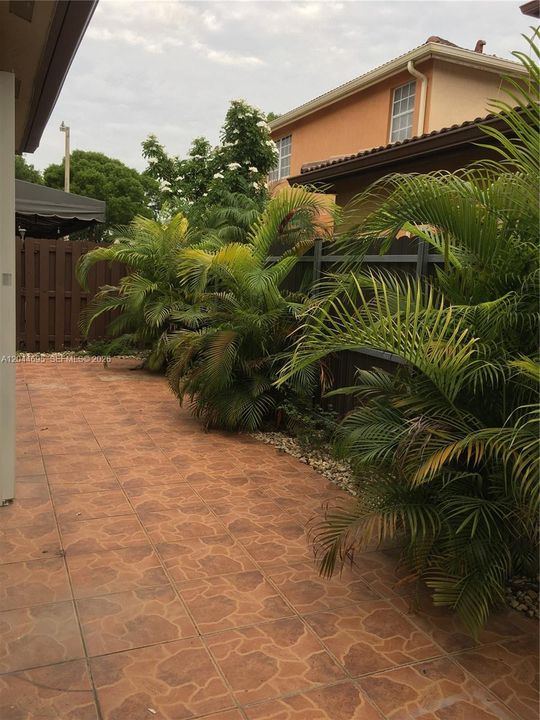 For Rent: $5,400 (5 beds, 3 baths, 3001 Square Feet)