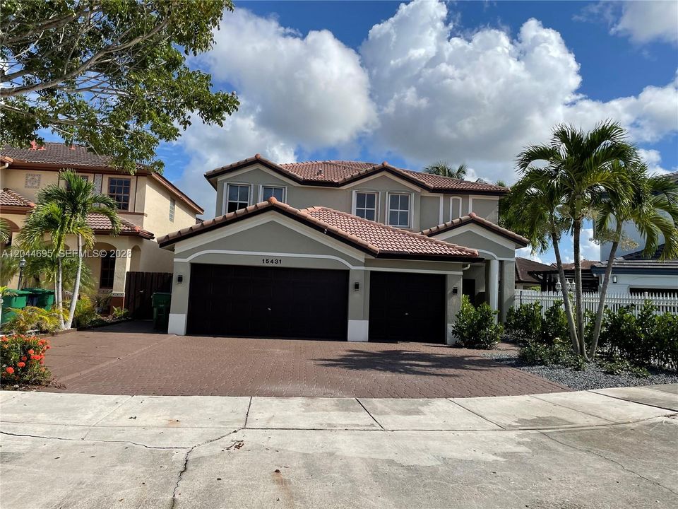 For Rent: $5,400 (5 beds, 3 baths, 3001 Square Feet)