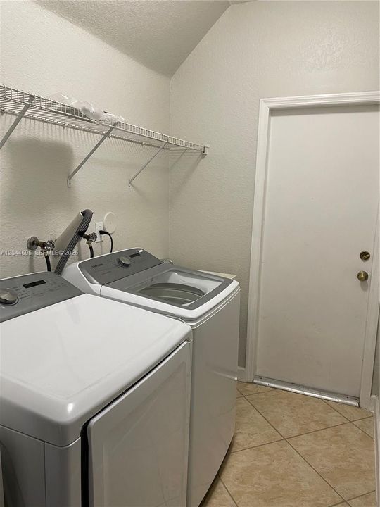 For Rent: $5,400 (5 beds, 3 baths, 3001 Square Feet)