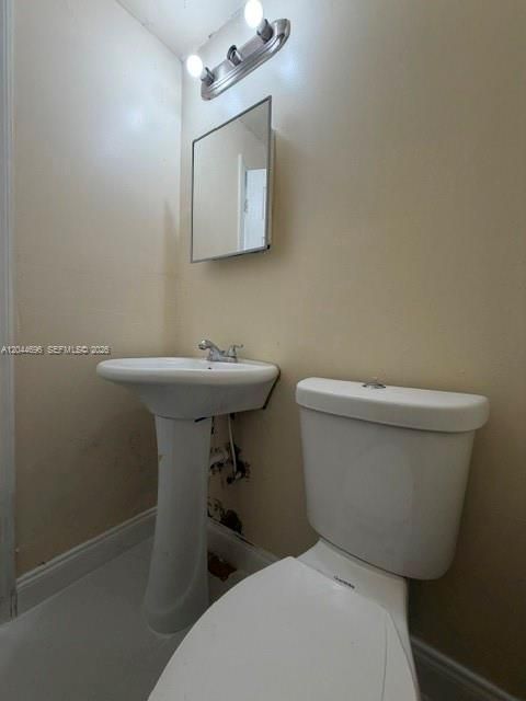 На продажу: $419,000 (4 спален, 1 ванн, 1032 Квадратных фут)