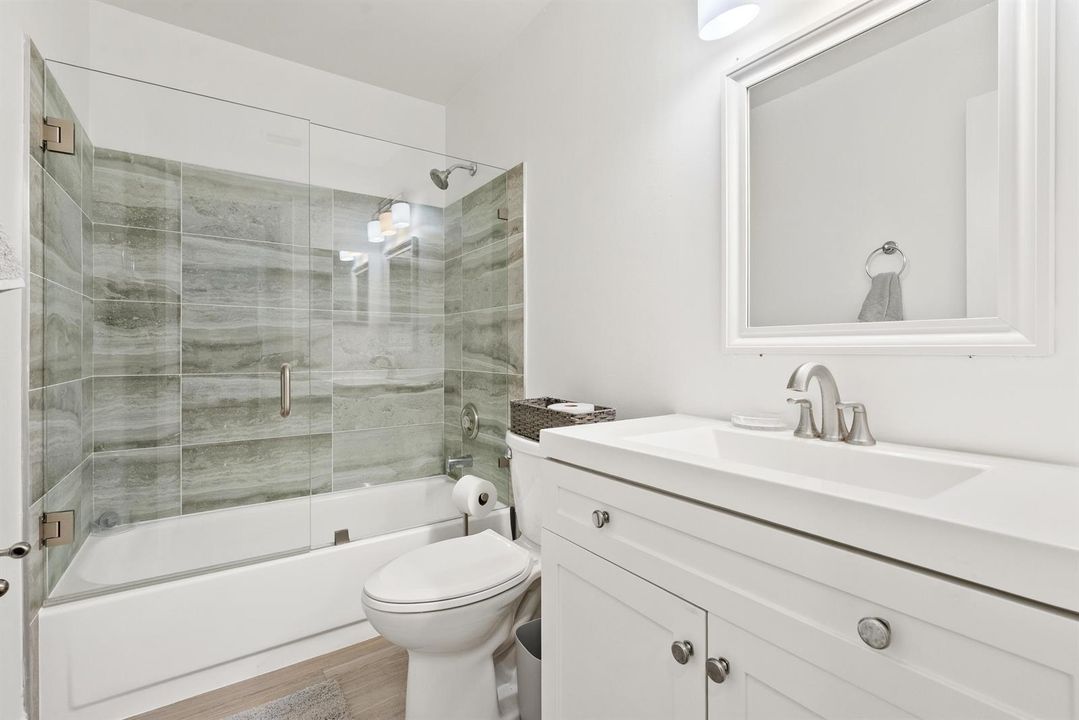 2nd Bathroom