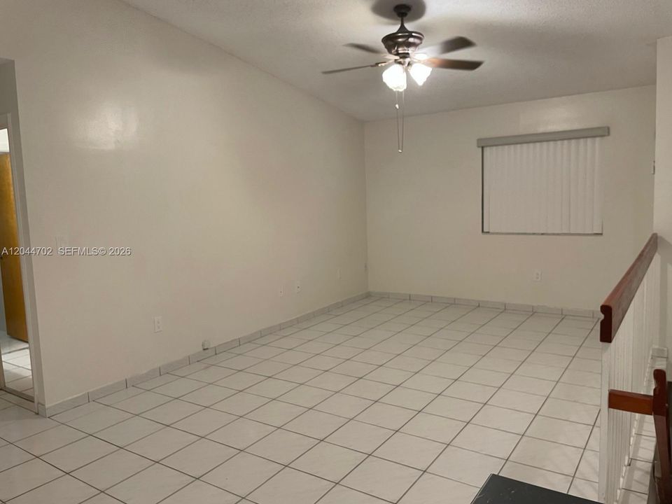 For Rent: $2,200 (2 beds, 2 baths, 870 Square Feet)