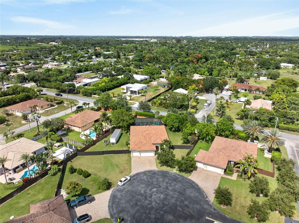 En Venta: $820,000 (4 camas, 3 baños, 2437 Pies cuadrados)