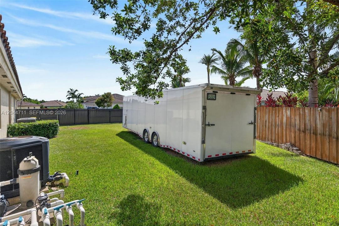 En Venta: $820,000 (4 camas, 3 baños, 2437 Pies cuadrados)