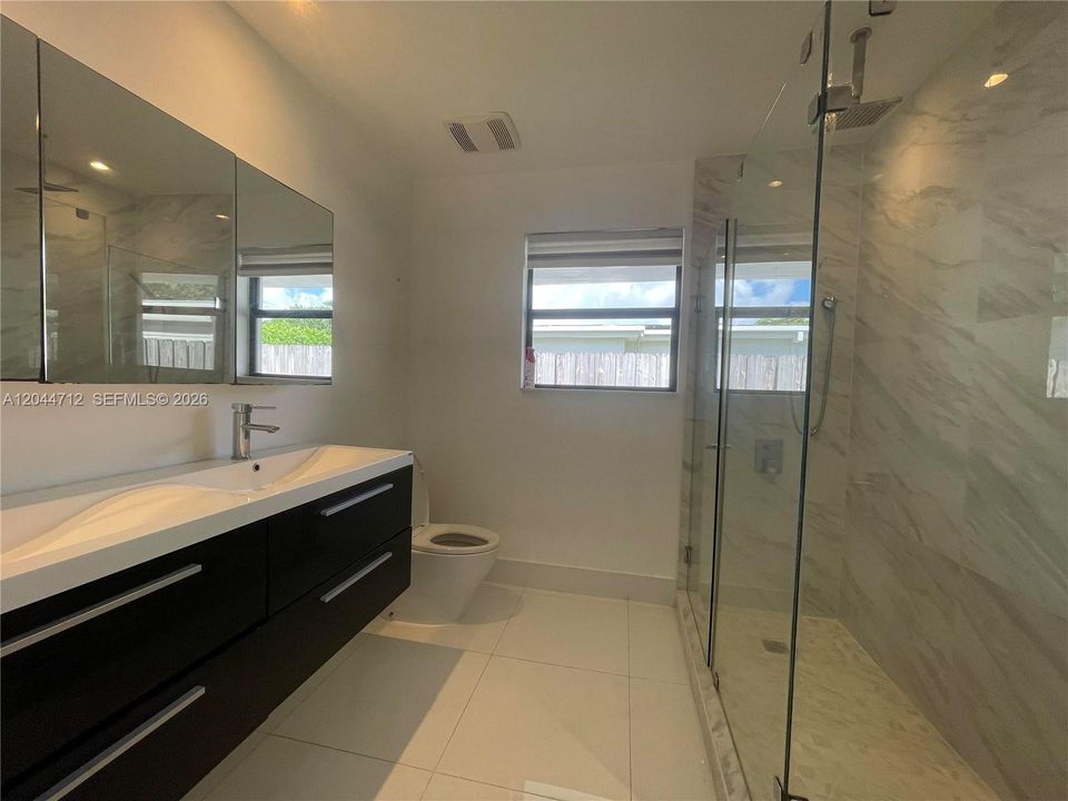 For Rent: $9,000 (3 beds, 2 baths, 2650 Square Feet)