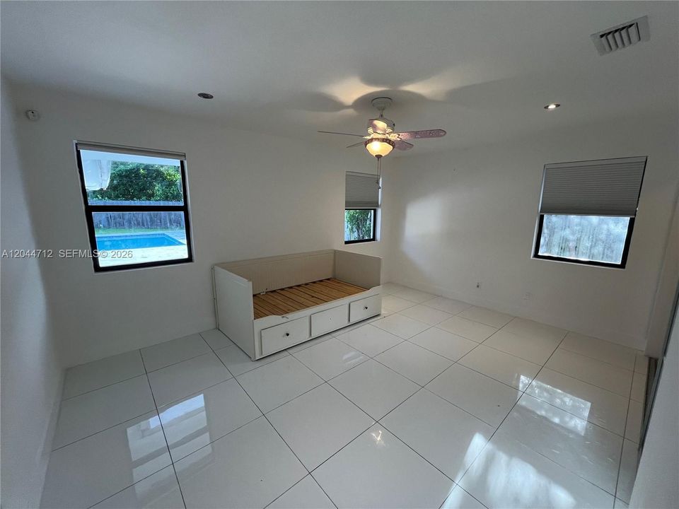 For Rent: $9,000 (3 beds, 2 baths, 2650 Square Feet)