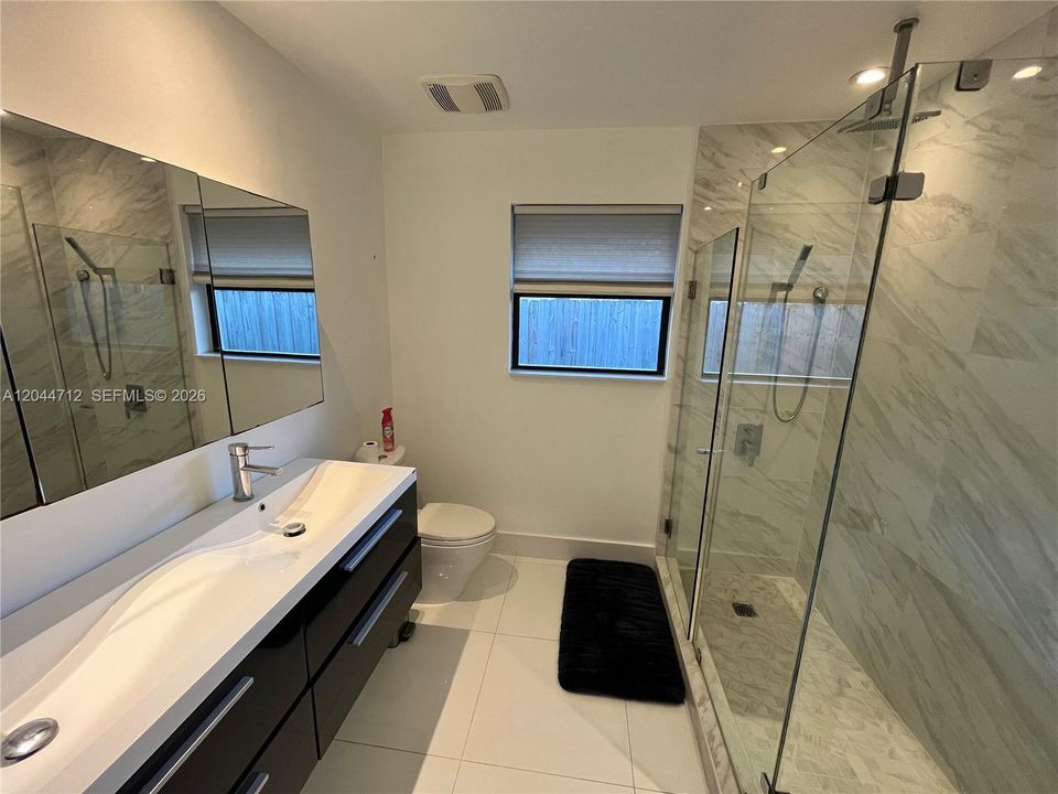 For Rent: $9,000 (3 beds, 2 baths, 2650 Square Feet)