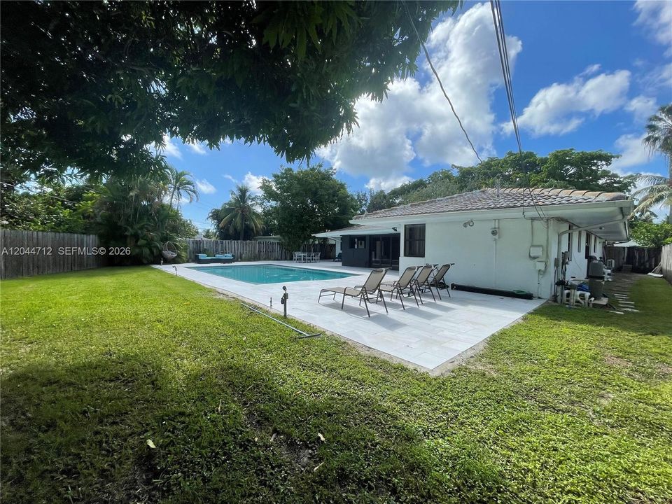 For Rent: $9,000 (3 beds, 2 baths, 2650 Square Feet)