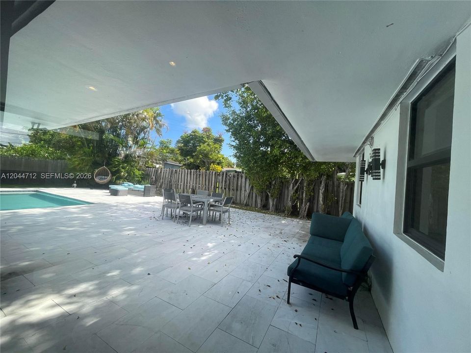 For Rent: $9,000 (3 beds, 2 baths, 2650 Square Feet)