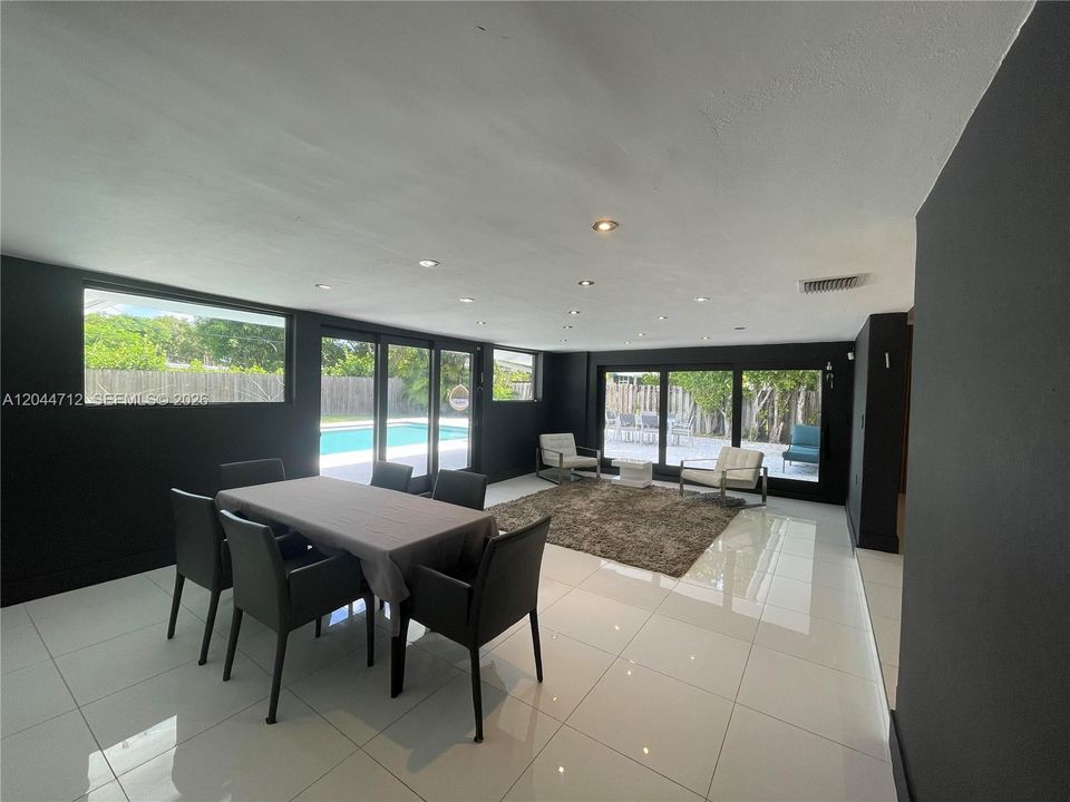 For Rent: $9,000 (3 beds, 2 baths, 2650 Square Feet)