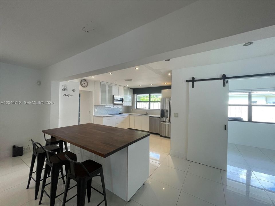 For Rent: $9,000 (3 beds, 2 baths, 2650 Square Feet)