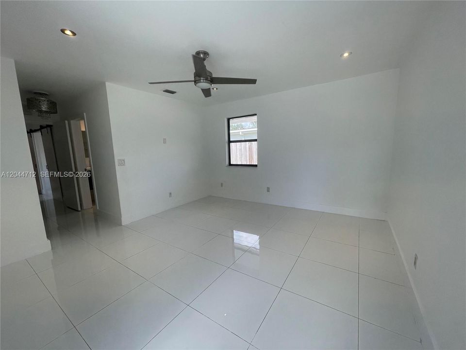 For Rent: $9,000 (3 beds, 2 baths, 2650 Square Feet)
