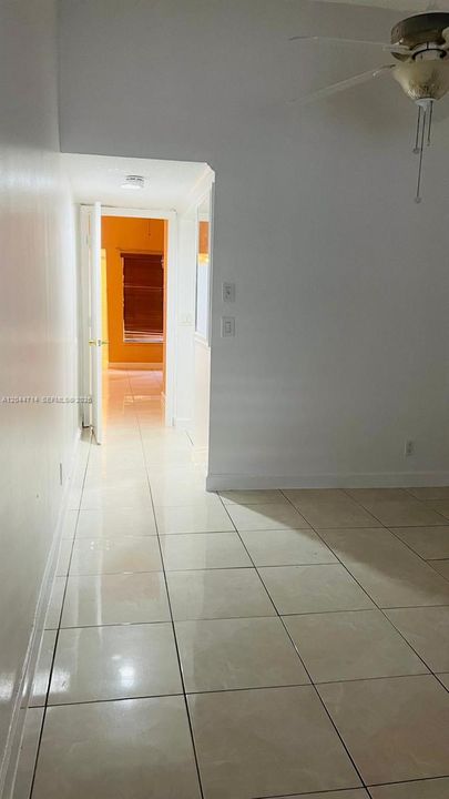 В аренду: $2,350 (2 спален, 2 ванн, 1055 Квадратных фут)