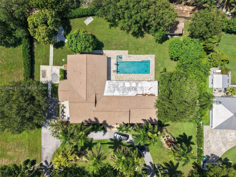For Sale: $3,375,000 (6 beds, 4 baths, 5035 Square Feet)
