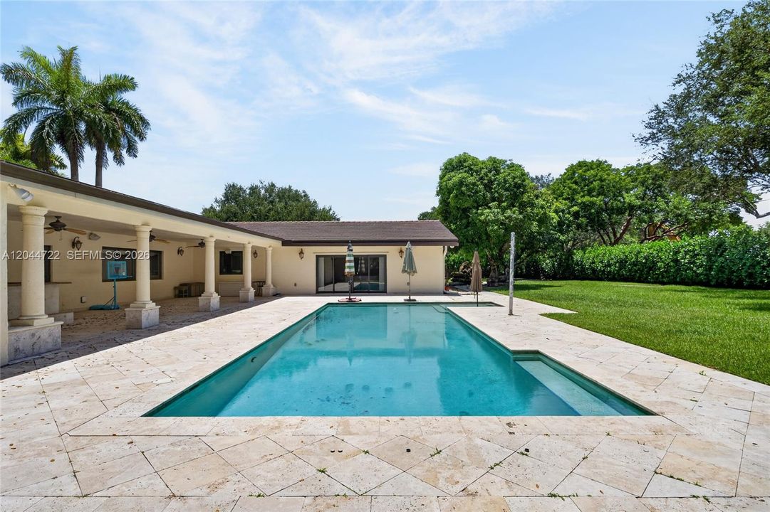 For Sale: $3,375,000 (6 beds, 4 baths, 5035 Square Feet)