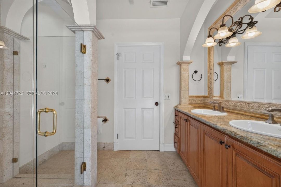 For Sale: $3,375,000 (6 beds, 4 baths, 5035 Square Feet)