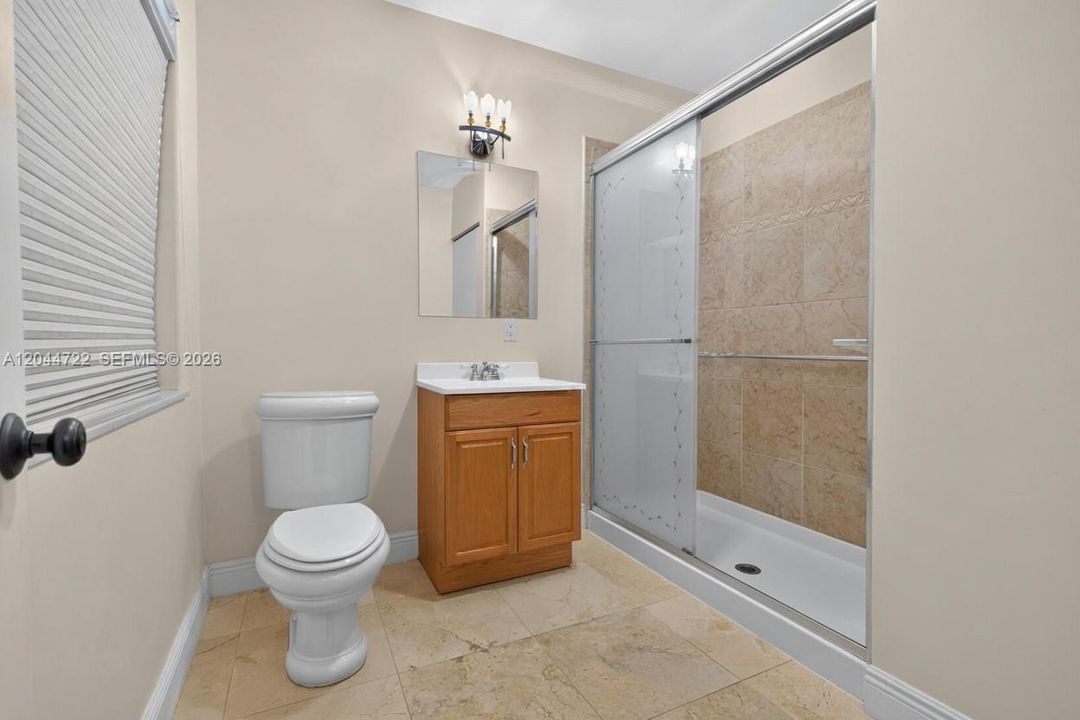 For Sale: $3,375,000 (6 beds, 4 baths, 5035 Square Feet)