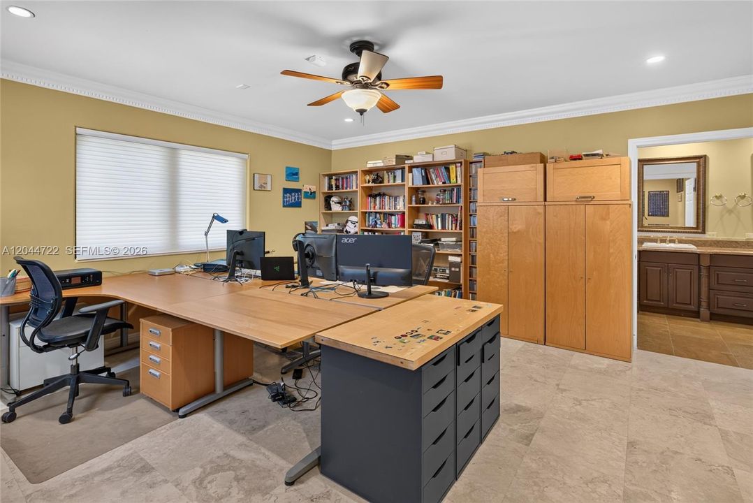 For Sale: $3,375,000 (6 beds, 4 baths, 5035 Square Feet)