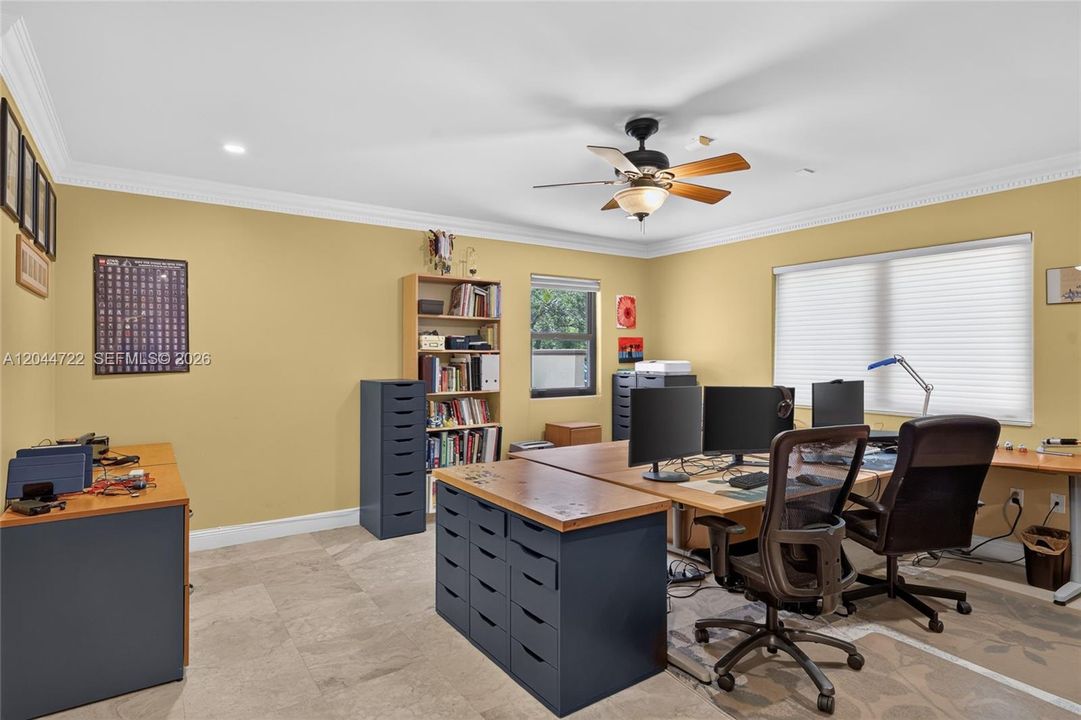 For Sale: $3,375,000 (6 beds, 4 baths, 5035 Square Feet)