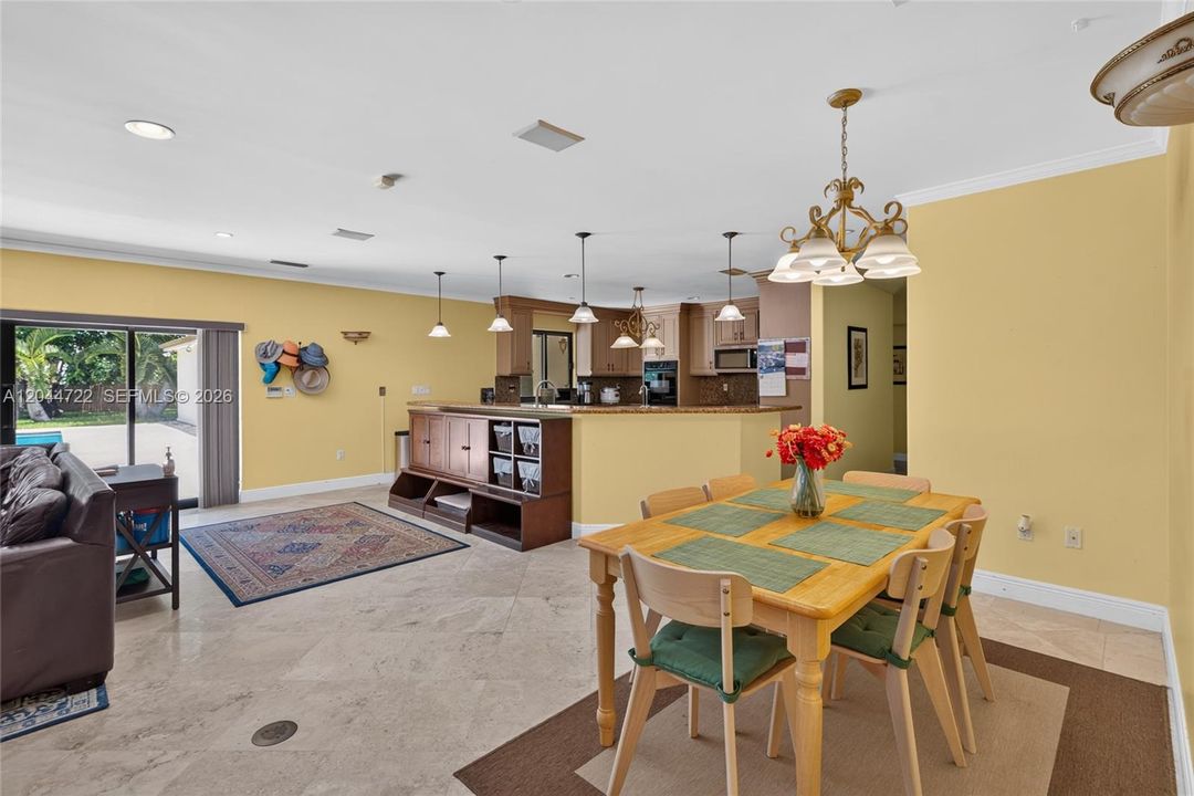 For Sale: $3,375,000 (6 beds, 4 baths, 5035 Square Feet)