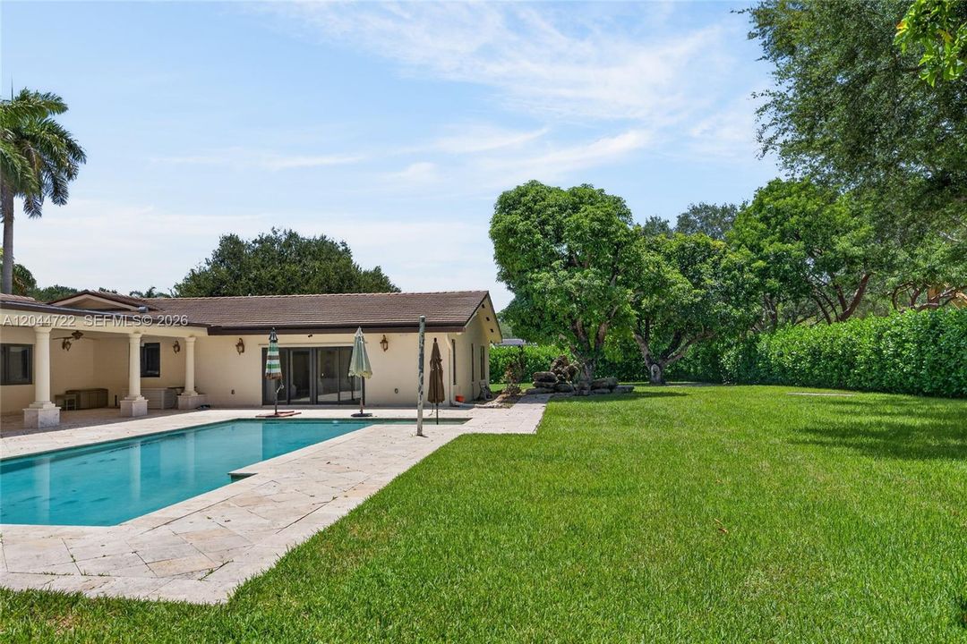 For Sale: $3,375,000 (6 beds, 4 baths, 5035 Square Feet)