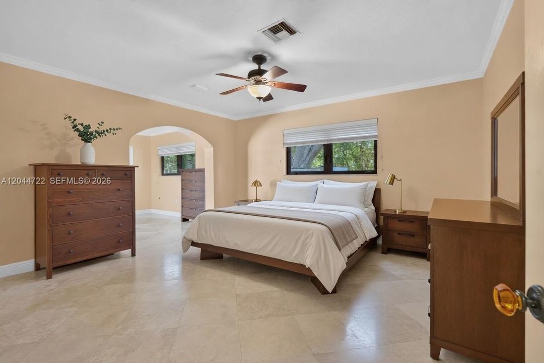 For Sale: $3,375,000 (6 beds, 4 baths, 5035 Square Feet)