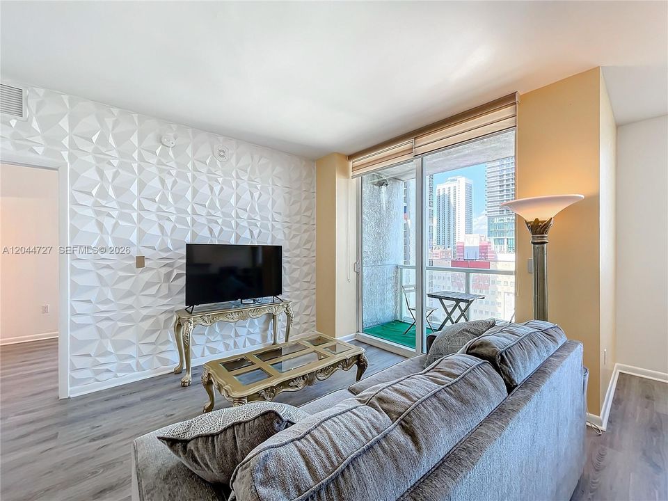 В аренду: $3,300 (2 спален, 2 ванн, 1006 Квадратных фут)