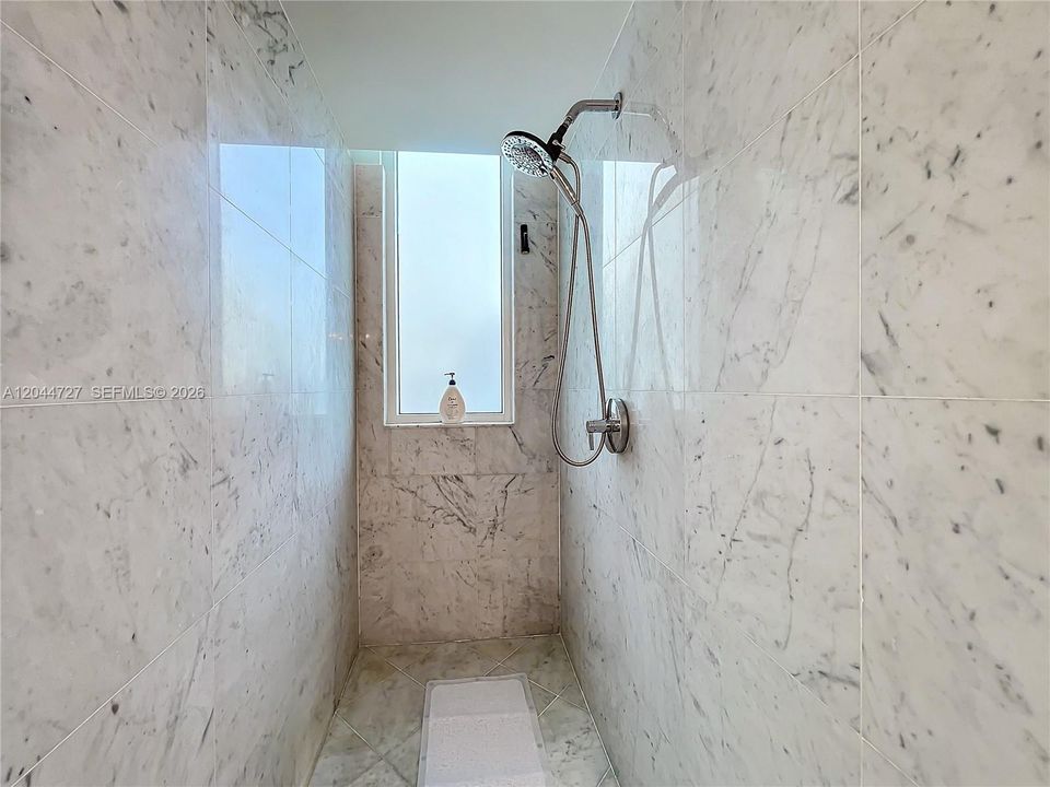 В аренду: $3,300 (2 спален, 2 ванн, 1006 Квадратных фут)
