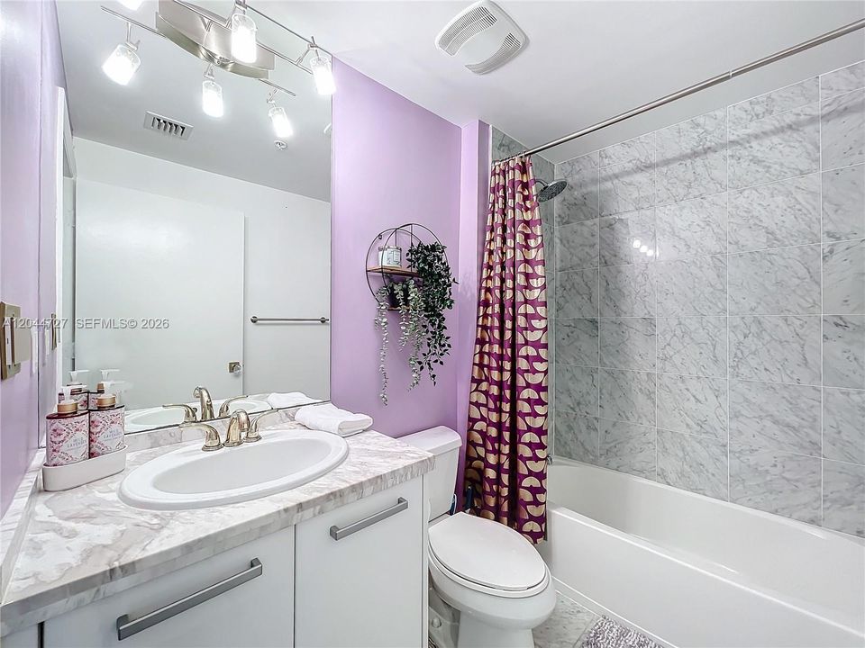В аренду: $3,300 (2 спален, 2 ванн, 1006 Квадратных фут)