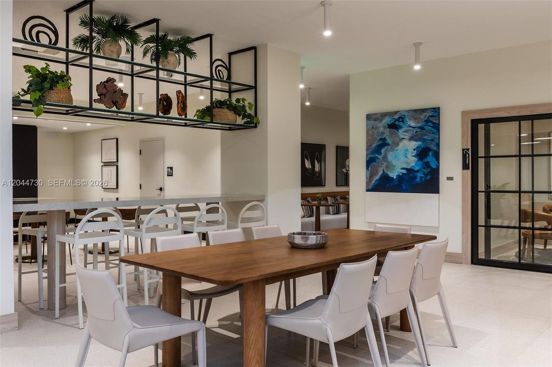 For Rent: $5,000 (2 beds, 2 baths, 696 Square Feet)