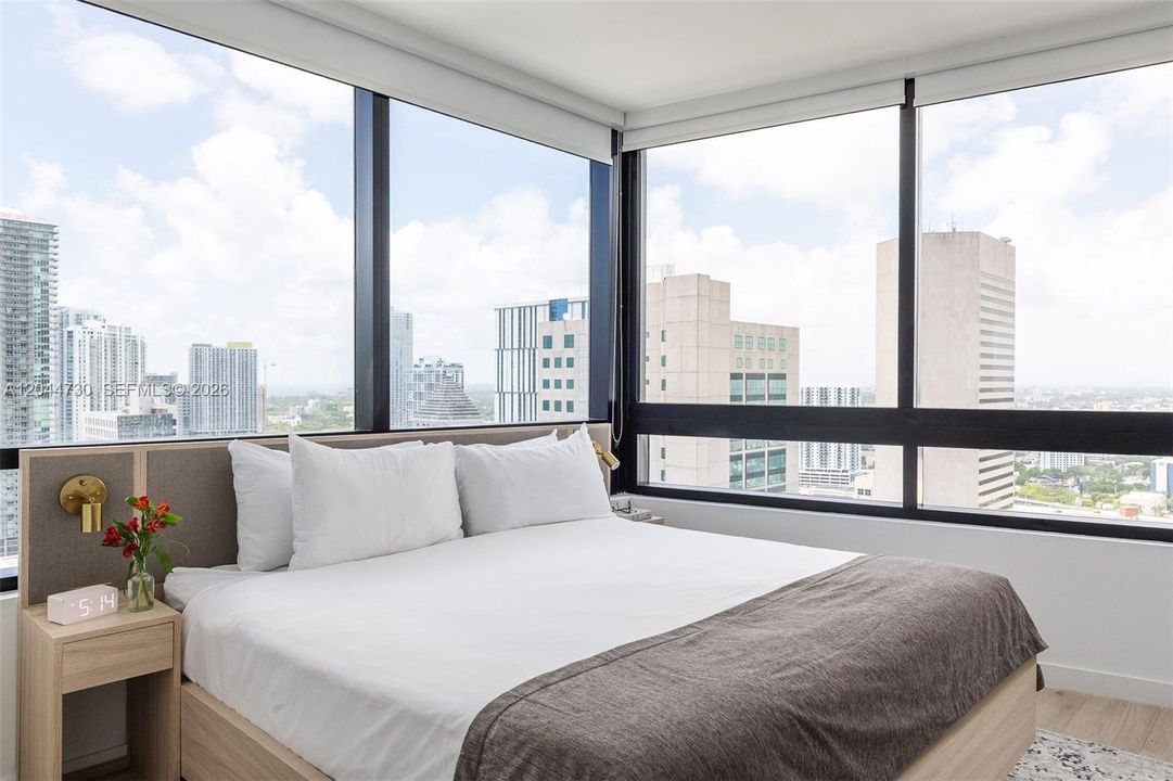 For Rent: $5,000 (2 beds, 2 baths, 696 Square Feet)