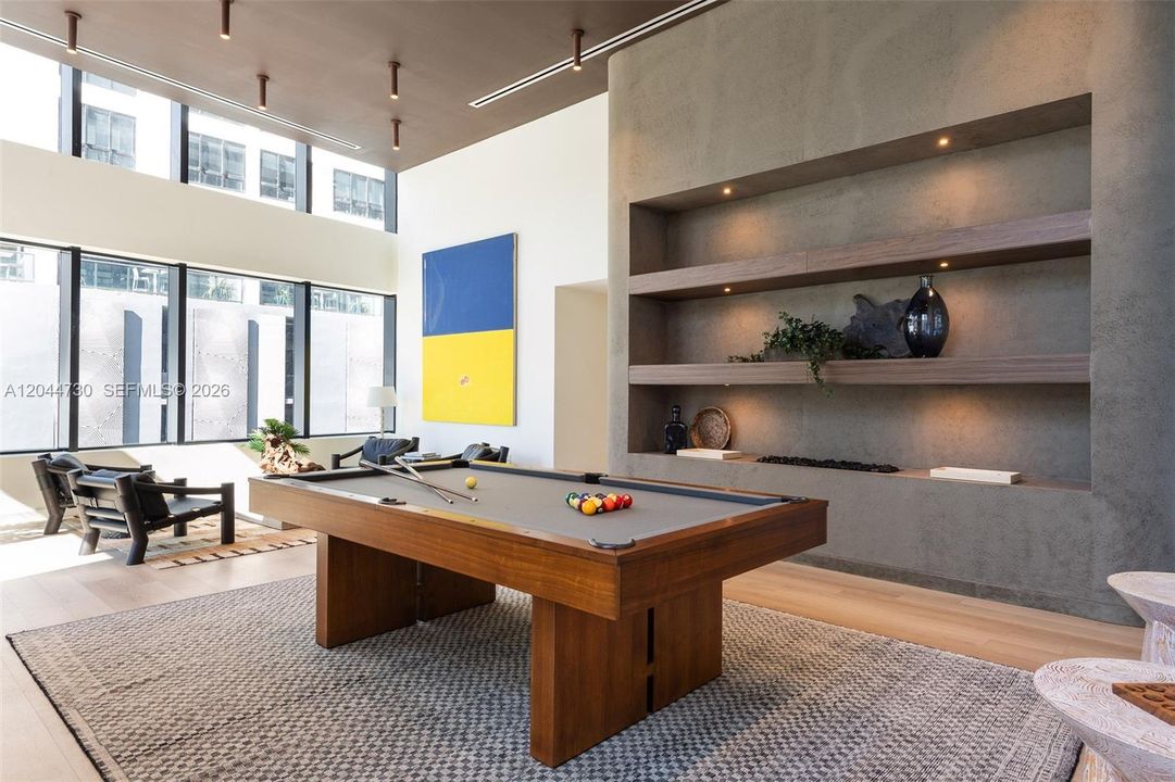 For Rent: $5,000 (2 beds, 2 baths, 696 Square Feet)