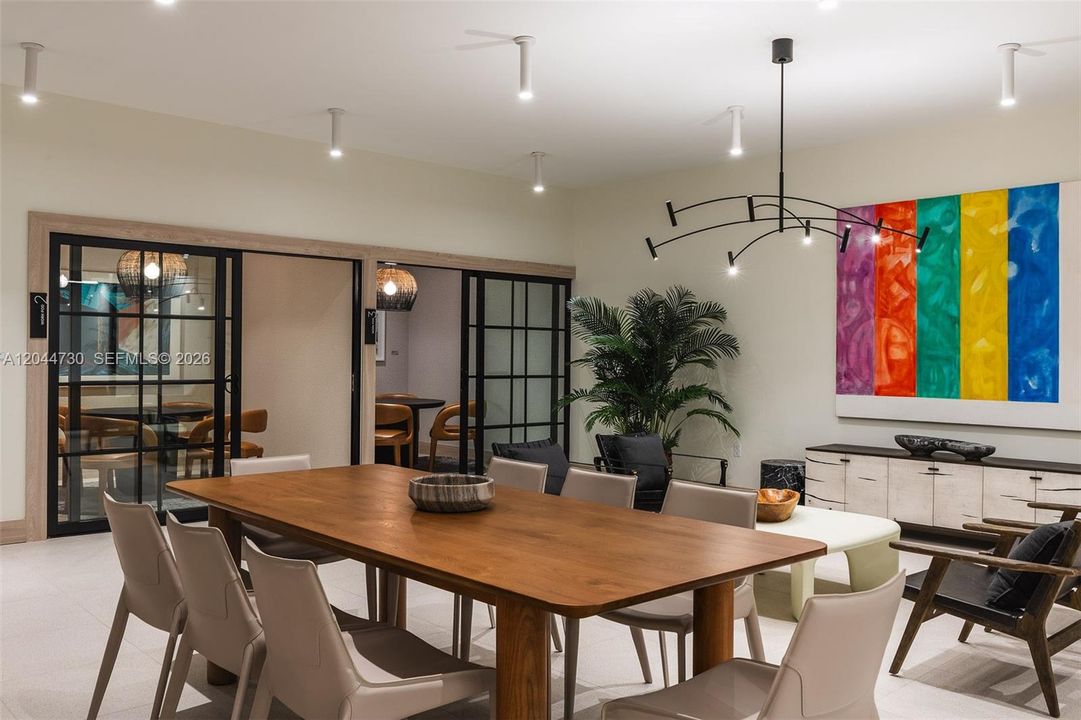 For Rent: $5,000 (2 beds, 2 baths, 696 Square Feet)