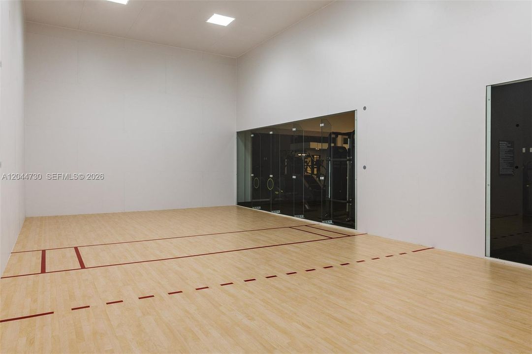 For Rent: $5,000 (2 beds, 2 baths, 696 Square Feet)