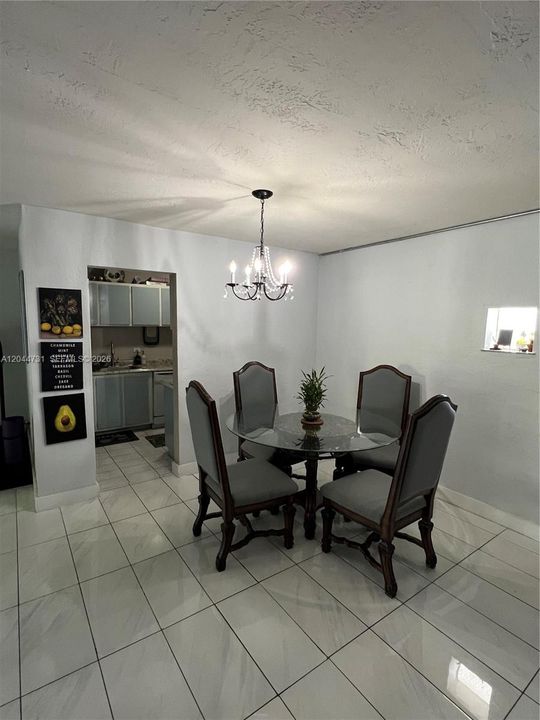 For Rent: $2,500 (2 beds, 2 baths, 1040 Square Feet)
