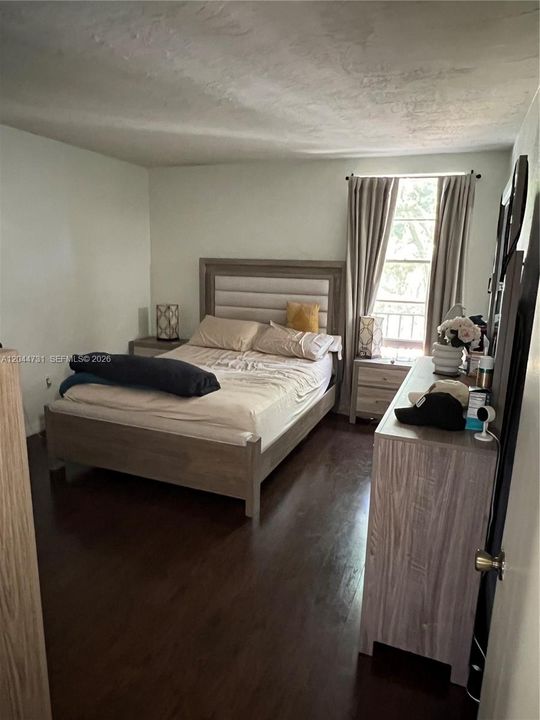For Rent: $2,500 (2 beds, 2 baths, 1040 Square Feet)