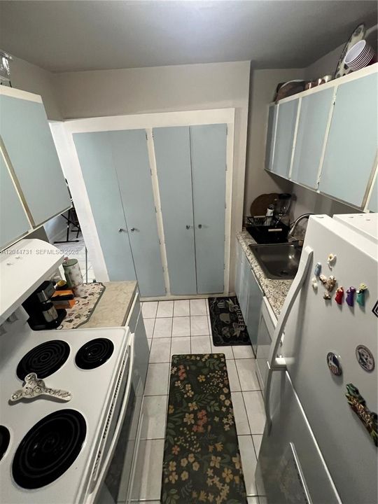 For Rent: $2,500 (2 beds, 2 baths, 1040 Square Feet)