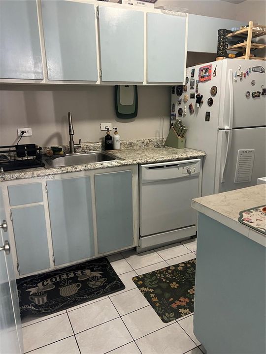 For Rent: $2,500 (2 beds, 2 baths, 1040 Square Feet)