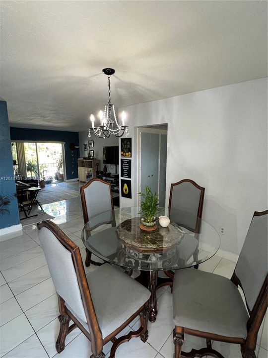 For Rent: $2,500 (2 beds, 2 baths, 1040 Square Feet)