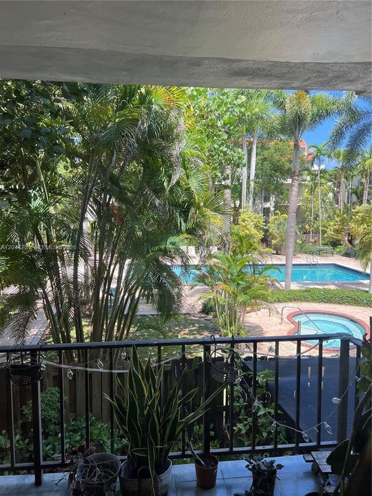 For Rent: $2,500 (2 beds, 2 baths, 1040 Square Feet)