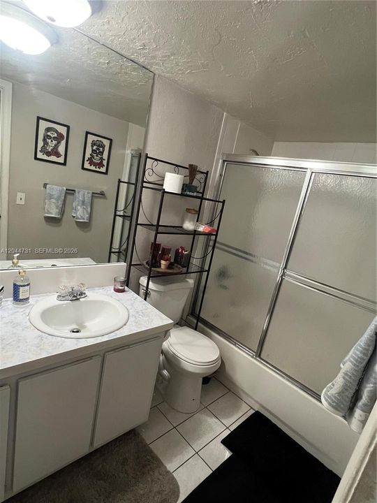 For Rent: $2,500 (2 beds, 2 baths, 1040 Square Feet)