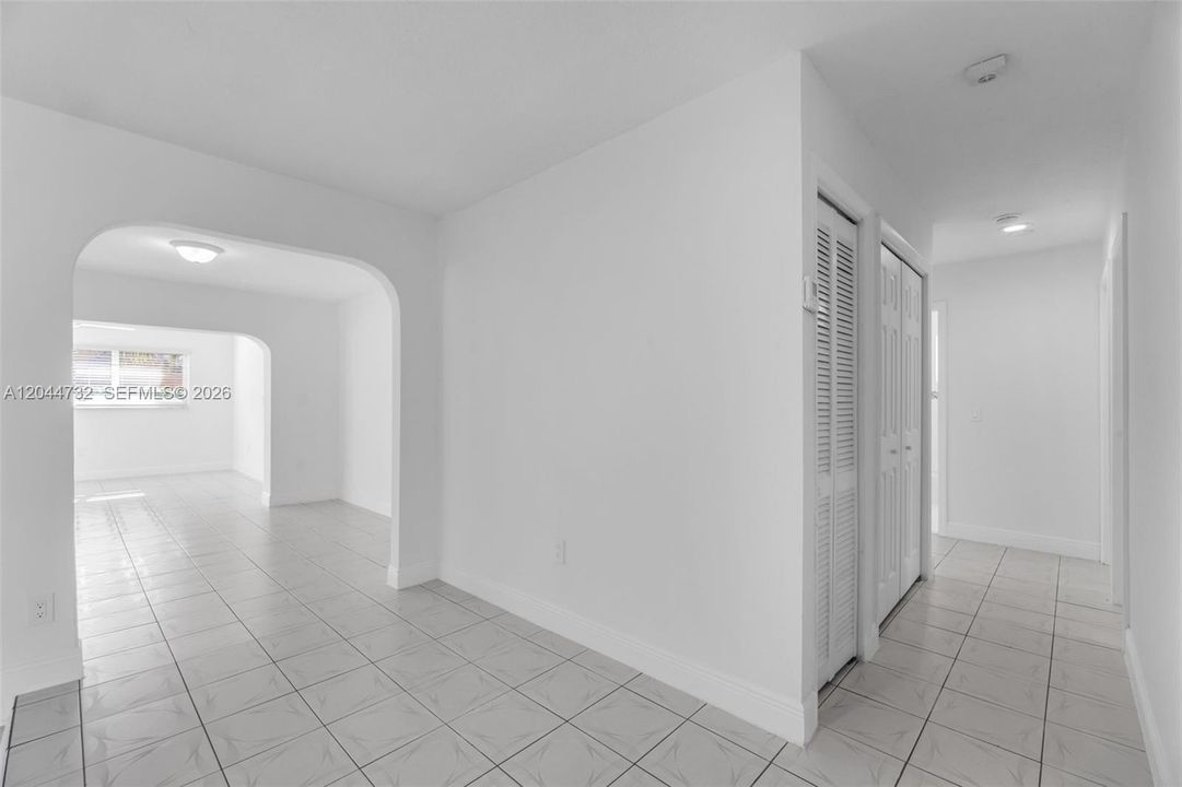 В аренду: $5,400 (4 спален, 2 ванн, 2568 Квадратных фут)