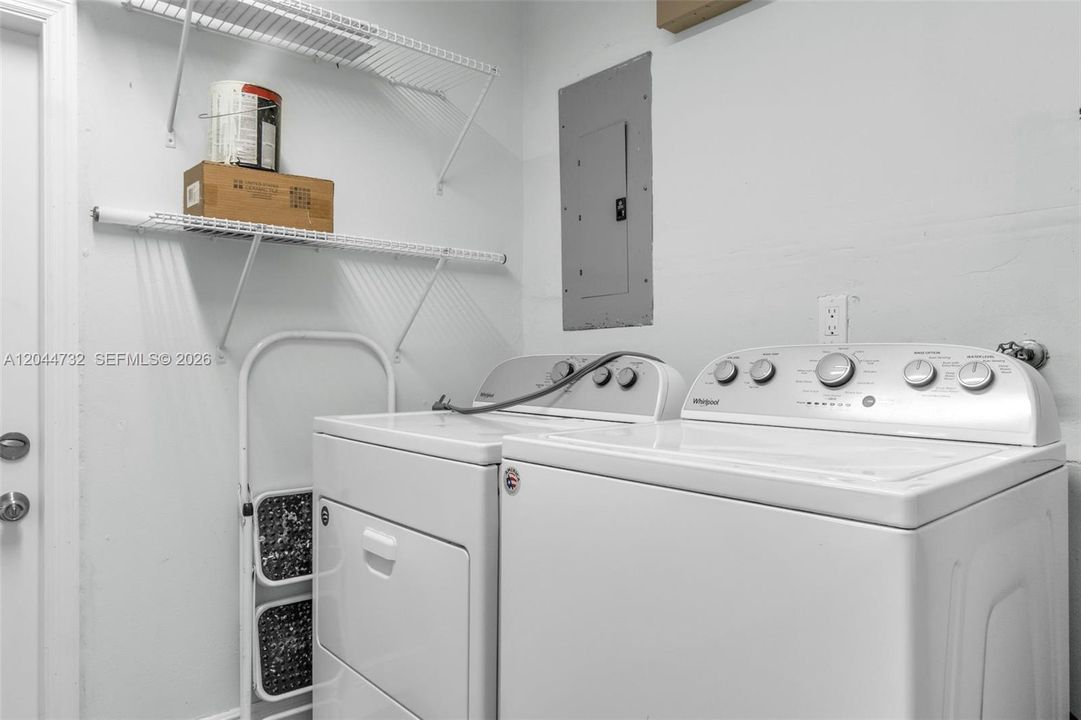 В аренду: $5,400 (4 спален, 2 ванн, 2568 Квадратных фут)