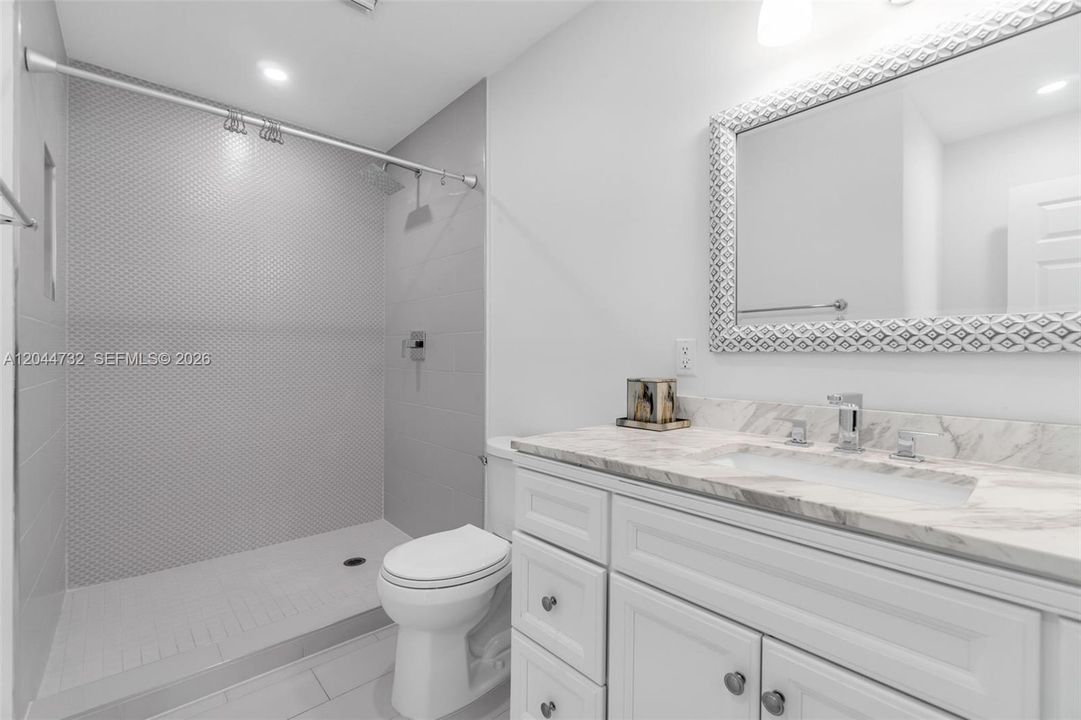 В аренду: $5,400 (4 спален, 2 ванн, 2568 Квадратных фут)