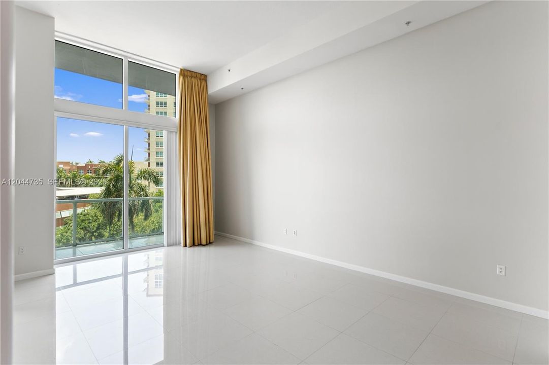 For Rent: $3,250 (1 beds, 1 baths, 886 Square Feet)