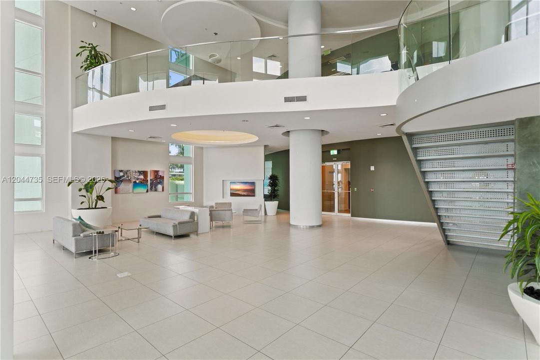 For Rent: $3,250 (1 beds, 1 baths, 886 Square Feet)