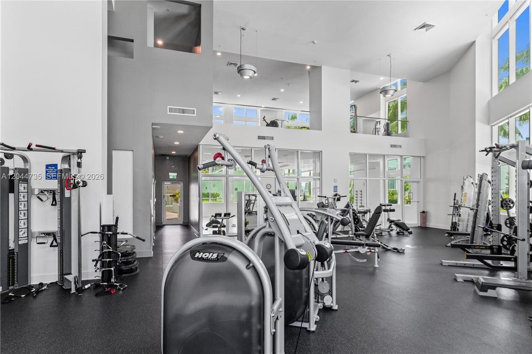 For Rent: $3,250 (1 beds, 1 baths, 886 Square Feet)